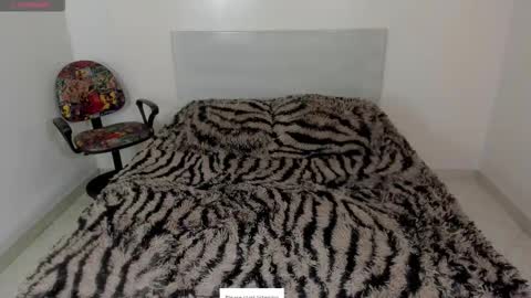 I am Dayanna  tecca online show from November 25, 10:10 pm