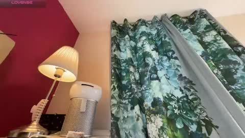 DEAF Zoe and NaughtiestGal Misty online show from May 14, 6:36 pm