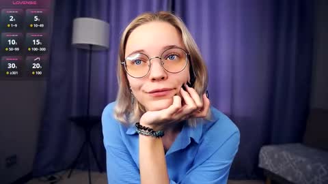 Snapshot of deannmaslen chatting on September 16, 6:32 am Charlie 18yo online show from September 16, 6:32 am