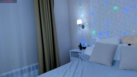 Jennifer online show from January 12, 11:43 pm