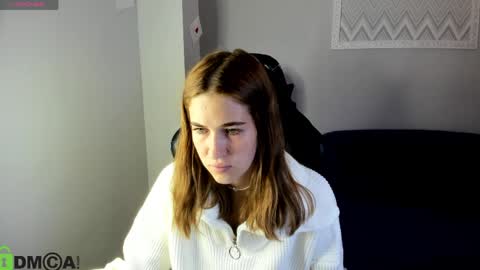 Jennifer online show from May 17, 11:04 pm