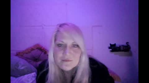 DeboraHill90 online show from May 16, 10:31 pm