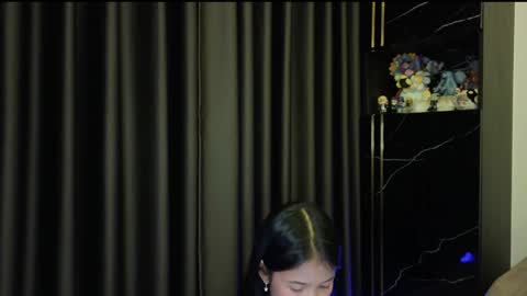 deedeedoll online show from December 2, 11:11 am
