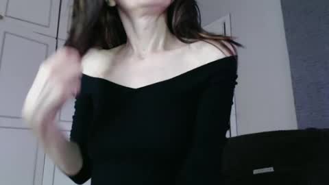 KamiDevi online show from November 16, 2:50 pm