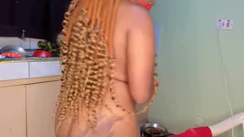 deli_la online show from November 11, 8:06 pm