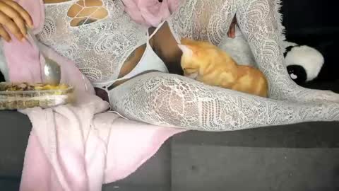 deli_la online show from March 23, 5:24 am