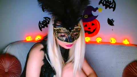 deliciaalove online show from October 31, 10:14 pm