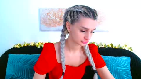 Snapshot of deliciaalove chatting on March 5, 7:50 pm deliciaalove online show from March 5, 7:50 pm