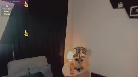 Delilah online show from May 14, 5:46 am