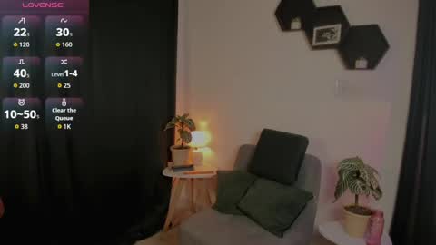 Delilah online show from May 30, 8:23 am