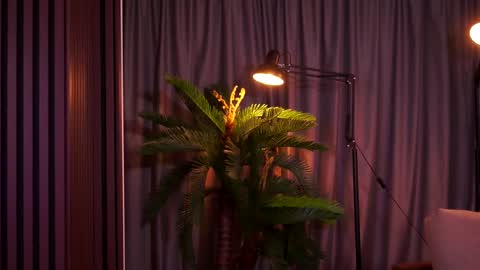 Delilah online show from February 7, 9:07 pm