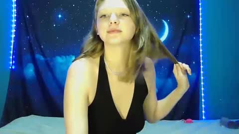 DelilaLove3412 online show from January 14, 2:19 am