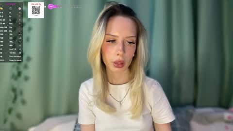 Della online show from February 28, 11:31 am