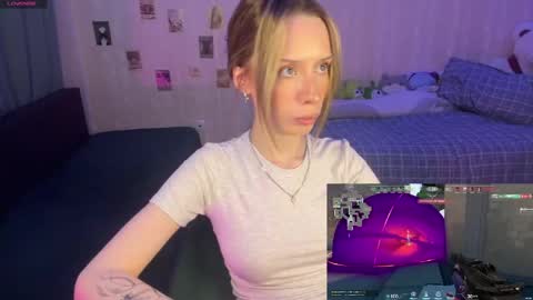 Della online show from May 7, 5:49 pm
