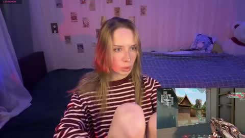 Della online show from May 18, 9:54 pm