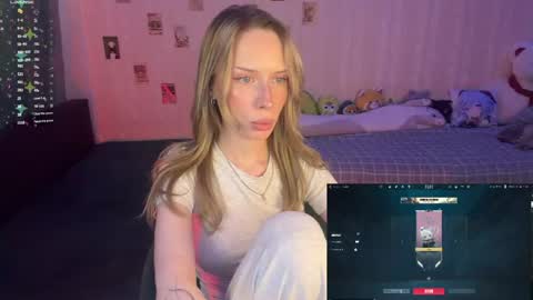 Della online show from May 10, 3:03 pm