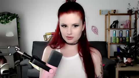 dellacrush_ online show from October 5, 5:51 pm