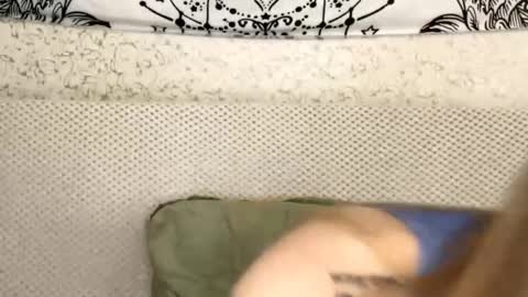 Sia online show from April 4, 1:21 pm