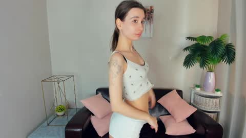 Eliza online show from March 26, 1:13 pm