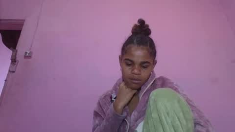 delphine online show from May 22, 2:53 am