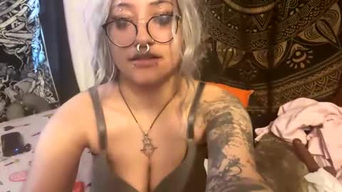 TankinBody online show from December 16, 4:38 pm