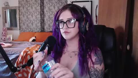 Snapshot of demongf chatting on September 29, 8:47 pm Demoness Mina online show from September 29, 8:47 pm