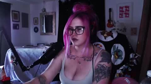 Snapshot of demongf chatting on February 18, 10:03 pm Demoness Mina online show from February 18, 10:03 pm