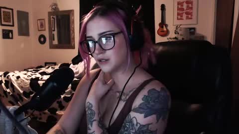 Snapshot of demongf chatting on March 7, 1:53 am Demoness Mina online show from March 7, 1:53 am