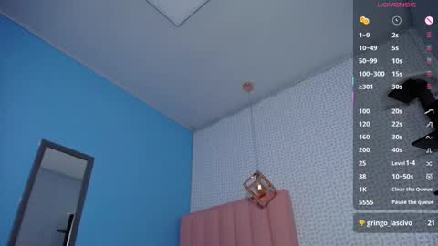 D E N I S  online show from October 9, 1:15 pm