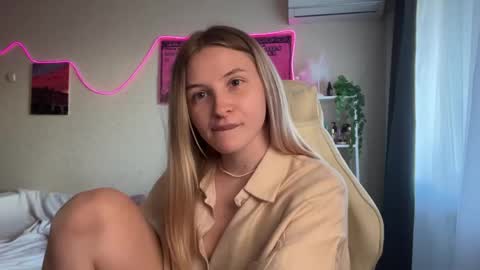 Vi  Victoria online show from May 15, 1:58 pm