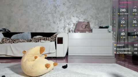 Mia online show from October 26, 2:18 am