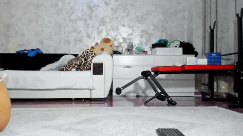 Mia online show from November 12, 9:57 pm