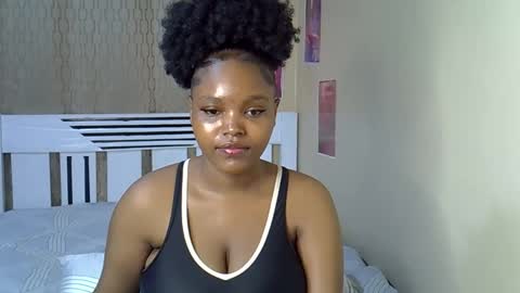 desiredahlia33 online show from April 10, 2:17 am