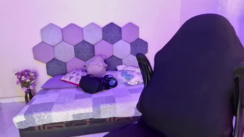 TORI AND MR. BEAR online show from January 5, 5:38 pm