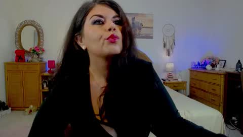 HellenMoon online show from May 19, 8:43 am