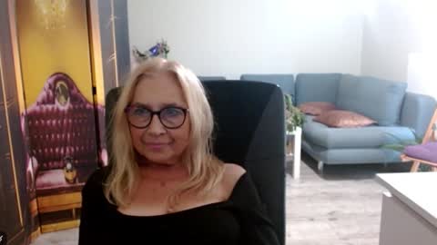 S O F I A online show from October 7, 2:21 pm