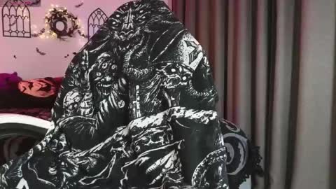 devil_s_bride online show from May 1, 6:00 pm