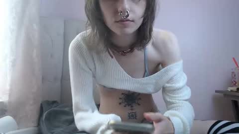 Snapshot of devilg1rl chatting on September 24, 11:26 pm poutyangel online show from September 24, 11:26 pm