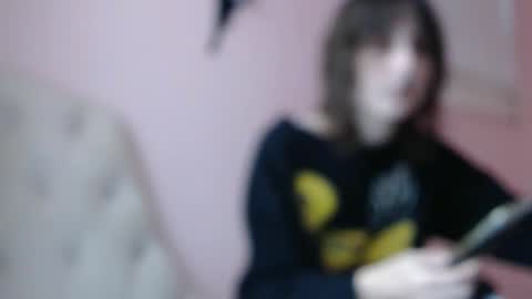 Snapshot of devilg1rl chatting on October 4, 1:22 am poutyangel online show from October 4, 1:22 am