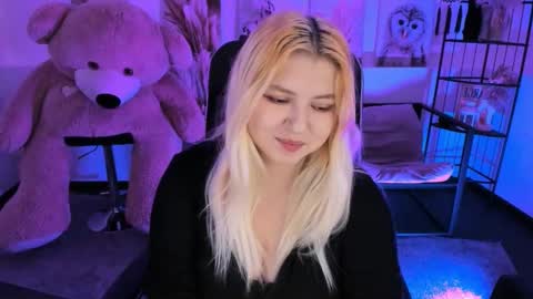 Dia online show from December 3, 10:45 pm