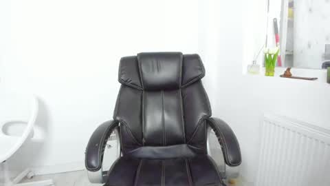 diamondkay_ online show from May 15, 7:55 am