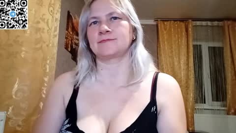 Alena online show from April 8, 7:05 pm