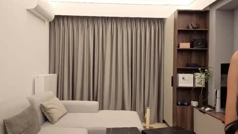 Iris online show from October 26, 8:37 pm