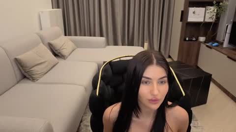 Iris online show from October 8, 8:02 pm