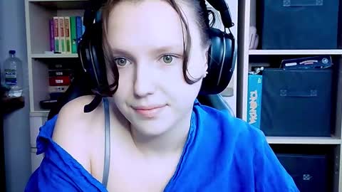 diana_back3 online show from October 6, 6:30 am