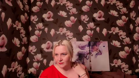 Di online show from April 10, 11:05 am