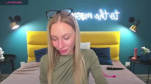 Snapshot of diana_garrett chatting on October 2, 8:30 am Diana online show from October 2, 8:30 am