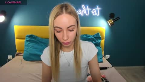 Snapshot of diana_garrett chatting on January 26, 8:46 am Diana online show from January 26, 8:46 am