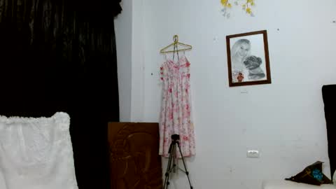 diana_o1 online show from May 28, 1:42 pm