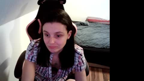 Snapshot of die_eine_oder_keine chatting on February 21, 8:16 pm Kathypvt 30 tk min online show from February 21, 8:16 pm